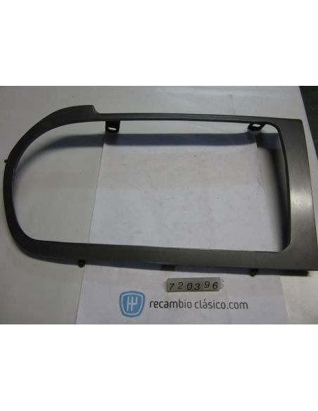 Embellecedor derecho delantero faro Renault 12 TS
