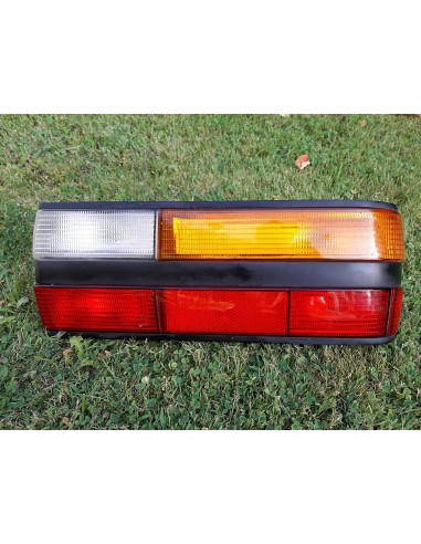 Comprar Piloto BMW E28 Hella 63211365568 63211366770