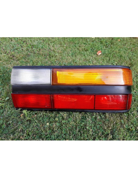 Comprar Piloto BMW E28 Hella 63211365568 63211366770