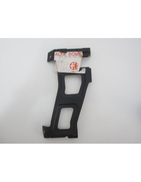 Comprar Soporte inferior derecho guardabarros delantero Alfa