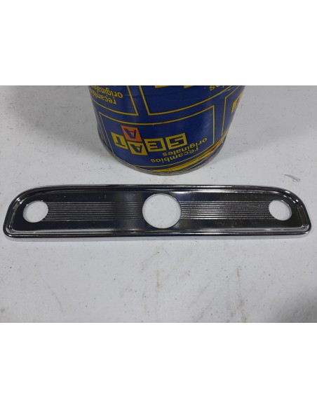 Placa metálica salpicadero arranque Seat 600