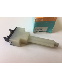 Interruptor luces freno Volkswagen Caddy MK2, Volkswagen Corrado, Golf MK3, Golf MK4, New Beetle, Passat B3 Passat B4 FAE 24280