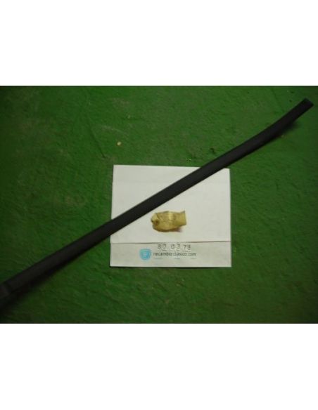 Moldura autoadhesiva puerta delantera derecha Renault 12 TS 7702109558