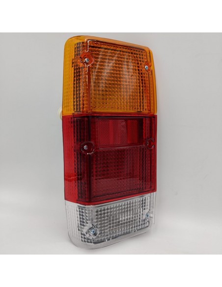 Piloto trasero izquierdo Nissan Patrol 160 26555C160