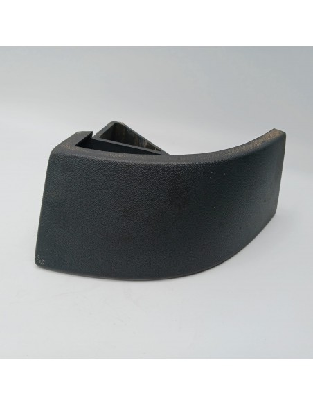 Plastico soporte inferior derecho Renault Super5  7700756574