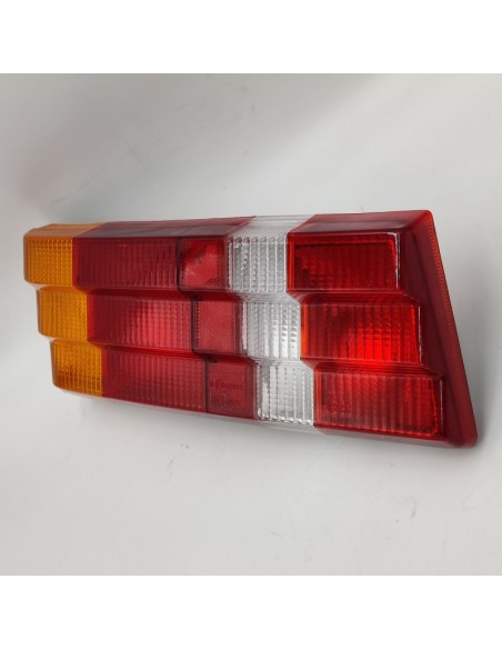 Piloto trasero izquierdo Ford Escord Mk3 con tara