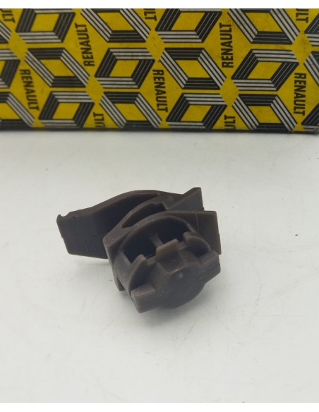 Grapa Sujeción Patilla Salpicadero Renault Super 5  Express 9 11 7700768723