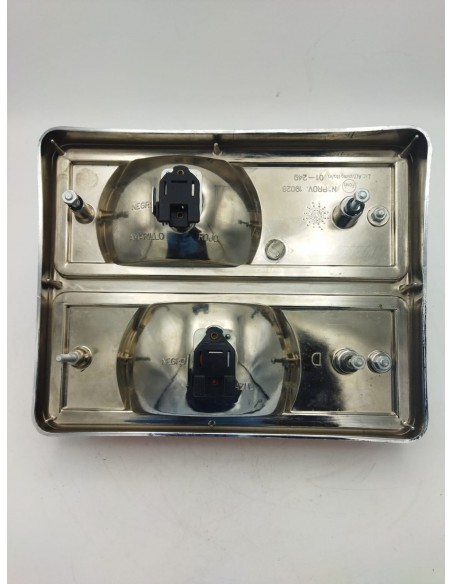 Piloto trasero izquierdo Seat 124 D Primera Serie Fase II Piloto trasero izquierdo Seat 124 D Primera Serie Fase II