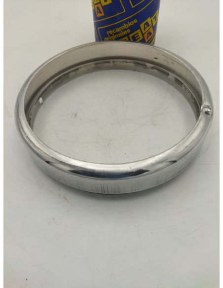 Cerquillo exterior de faro SEAT 600 D primera serie