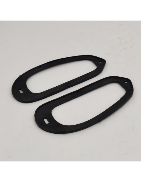 Juego de gomas intermitente traseras entre base piloto y carrocería SEAT 600 D, SEAT 800