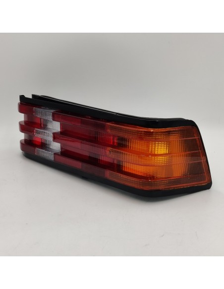 Piloto trasero derecho Mercedes-Benz W201 Mercedes-Benz 190 A2018201664 Piloto trasero derecho Mercedes-Benz W201 Mercedes-Benz 190 A2018201664