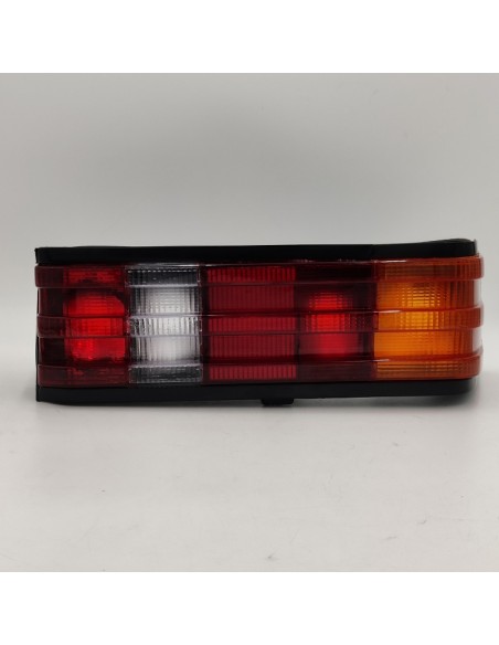 Piloto trasero derecho Mercedes-Benz W201 Mercedes-Benz 190 A2018201664 Piloto trasero derecho Mercedes-Benz W201 Mercedes-Benz 190 A2018201664