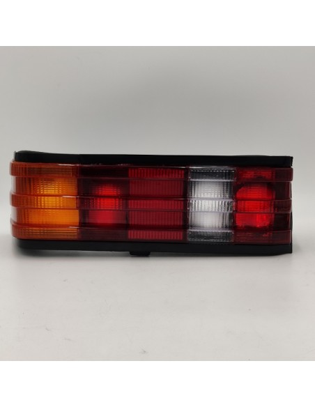 Piloto trasero izquierdo Mercedes-Benz W201 Mercedes-Benz 190 A2018201364 Piloto trasero izquierdo Mercedes-Benz W201 Mercedes-Benz 190 A2018201364