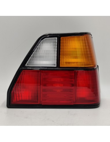 Piloto trasero derecho ámbar rojo Volkswagen Golf II MK2  191945112, sin portalámparas. A partir del año 1983 hasta el año 1992