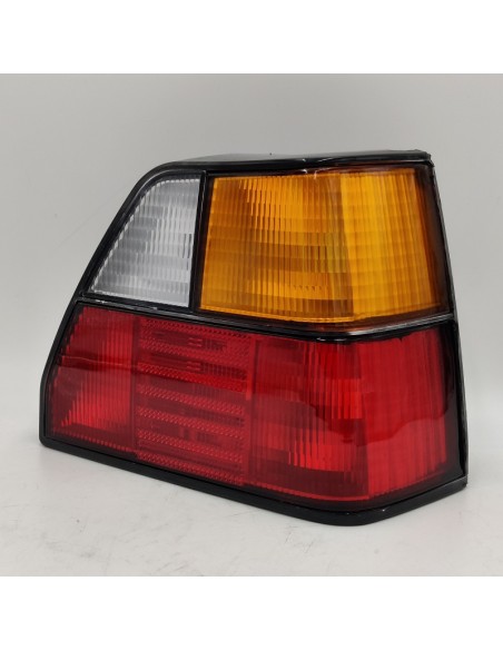 Piloto trasero derecho ámbar rojo Volkswagen Golf II MK2  191945112, sin portalámparas. A partir del año 1983 hasta el año 1992