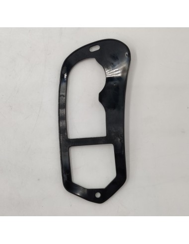 Goma trasera izquierda entre base piloto y carrocería SEAT 600 E SEAT 600 L