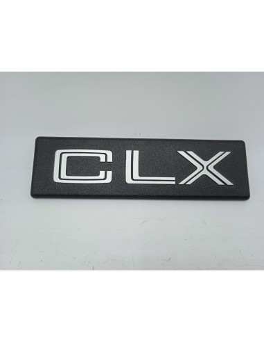 Anagrama emblema logo SEAT 131 CLX distancia tetones 7cm medida anagrama 12,5 cm X 3,7 cm