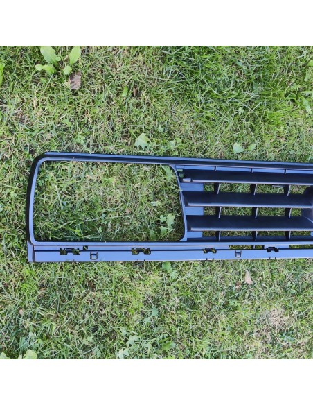 Rejilla calandra Volkswagen Jetta 16585365301C