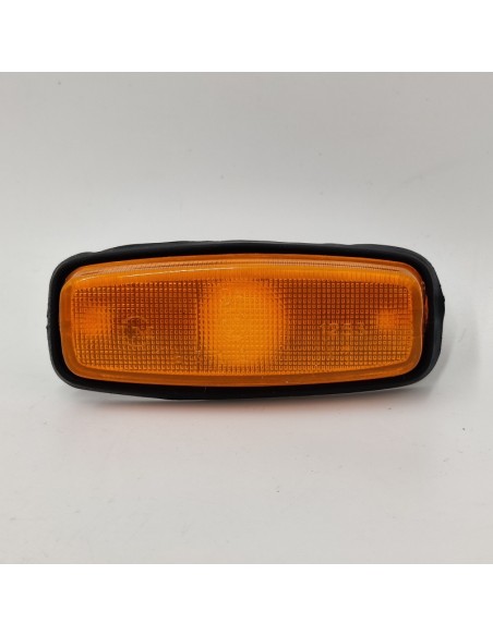 Piloto intermitente delantero aleta lateral ámbar SEAT 124 D FL Piloto intermitente delantero aleta lateral ámbar SEAT 124 D FL