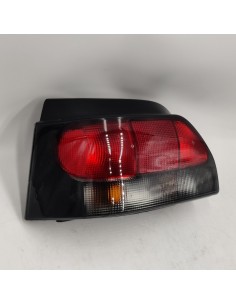 Piloto trasero izquierdo rojo y blanco Renault Clio 7701039012