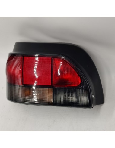 Piloto trasero izquierdo rojo y blanco Renault Clio 7701039012