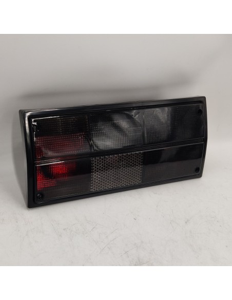 Piloto trasero derecho ahumadoVolkswagen Transporter T3 251945112DR