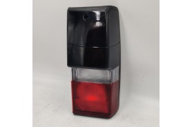 Piloto trasero derecho negro rojo NISSAN PATROL 26550C8500 065201