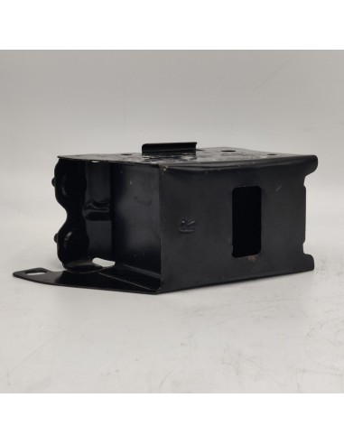 Soporte parachoques delantero derecho NISSAN Micra K11 6221041B10