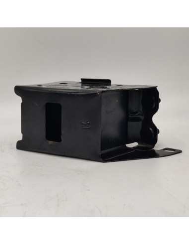 Soporte, parachoques delantero izquierdo NISSAN Micra K11 6221141B10