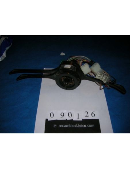 Mando de luces color negro para Seat 132. 