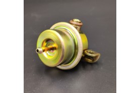 Regulador presión combustible BMW E24 BMW E23 BMW E28 BMW E30 BMW E32 BMW E34 0280160249 13531711541 13531722040 037133035