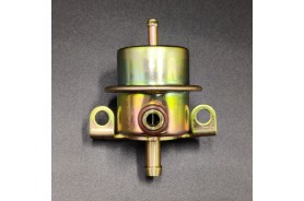 Regulador presión combustible BMW E24 BMW E23 BMW E28 BMW E30 BMW E32 BMW E34 0280160249 13531711541 13531722040 037133035