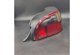Piloto intermitente trasero derecho fumé y rojo Citroen SAXO 6351F7